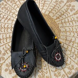 Valley Lane Black and Red Moccasins with Classic Slip-On Design Size 8W